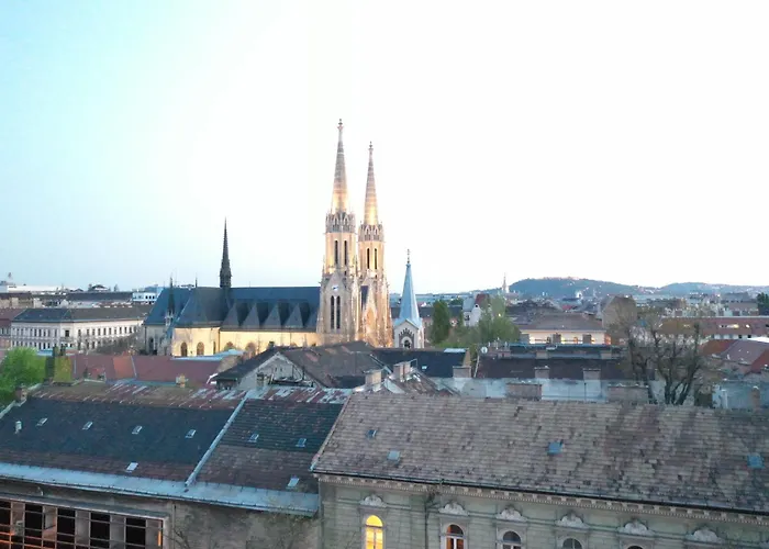 In 4* Budapeste